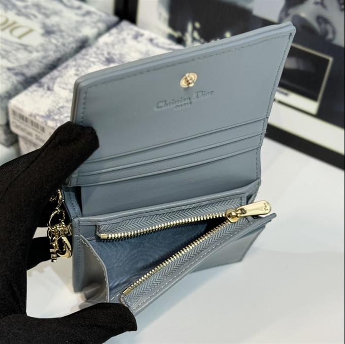 2025228Y 220P182143335